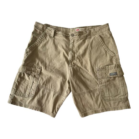 Wrangler Men's Khaki Shorts Size 40x10 - Picture 1 of 5